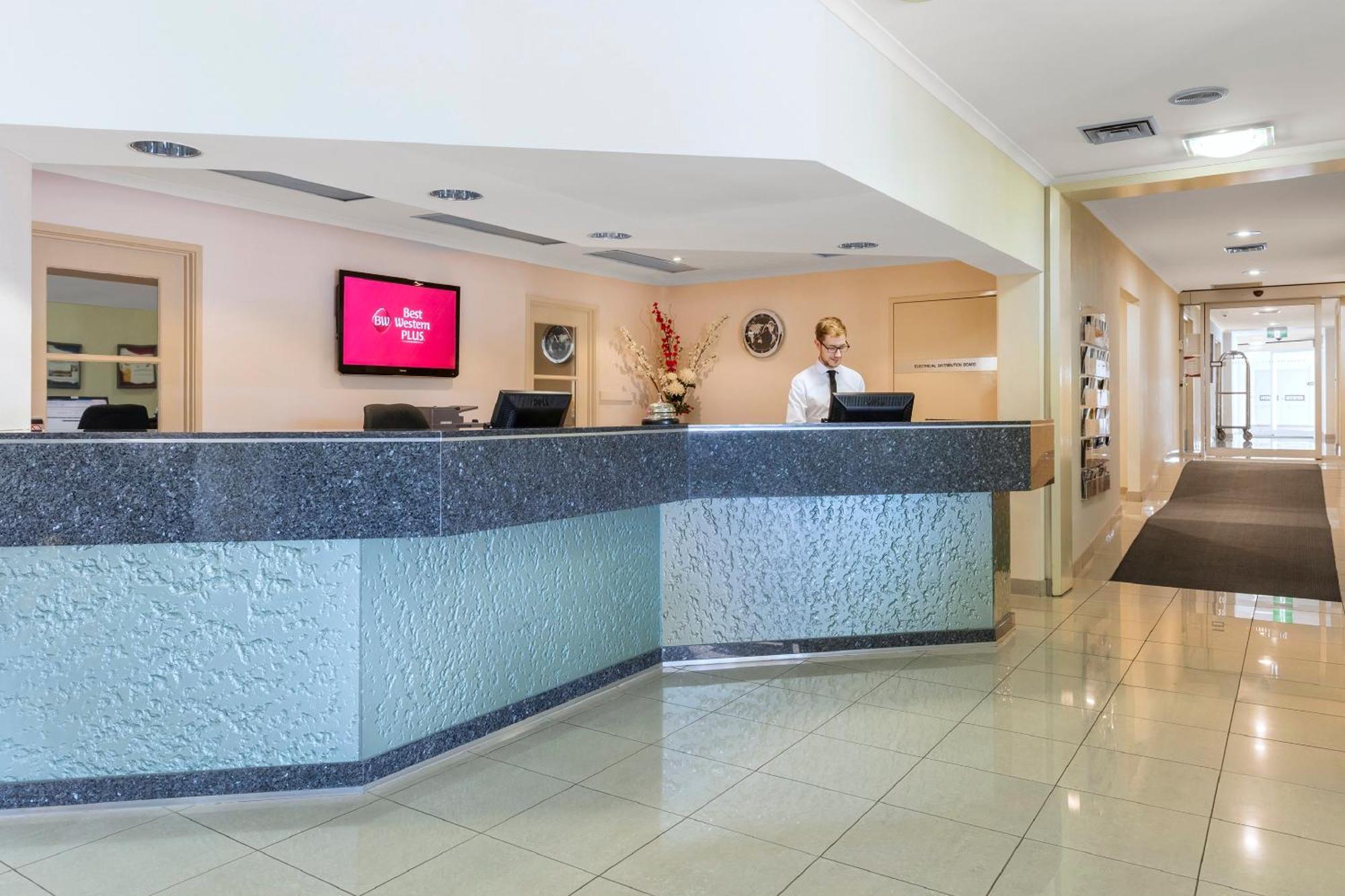 Garden City Hotel, Best Western Signature Collection Canberra Exterior foto